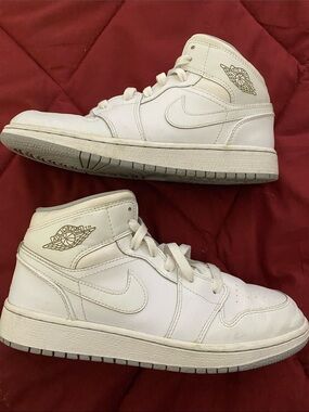 Jordan Mid-Top Sneakers in White